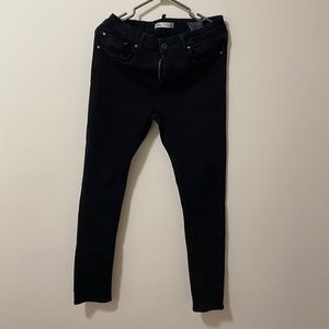 BLACK ZARA JEANS ON SALE FOR 25$! NEED GONE ASAP!